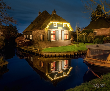Een huis, een licht, een winteravond
