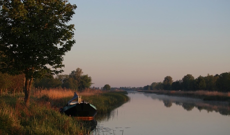 Petit bateau.