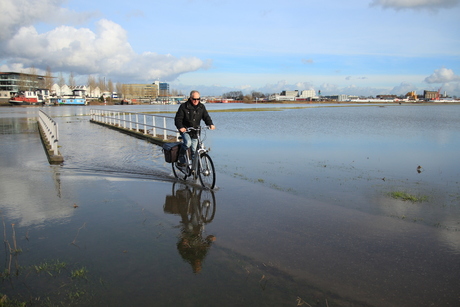 01-2018 man op fiets