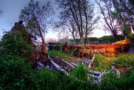 HDR Roestige boot