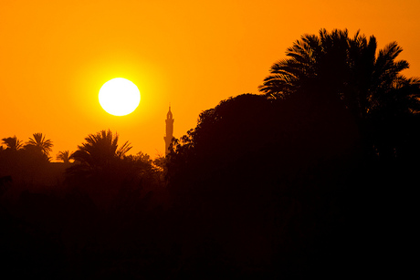 Moskee langs de Nijl, sunset