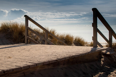 De trap in de Duinen naar het Strand