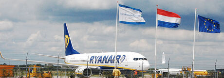B-737 At Eindhoven Airport