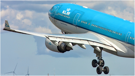 KLM departing