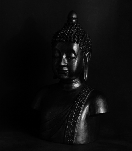 Boeddha in zwart