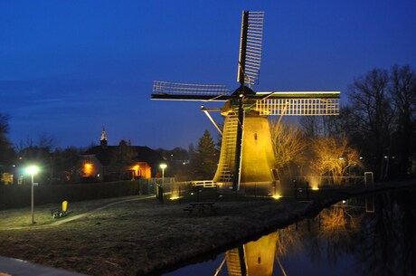 Molen bij avond