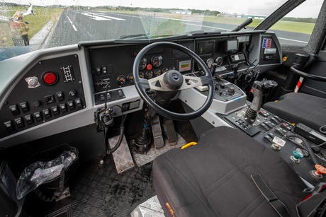 En de cabine van de Crashtender