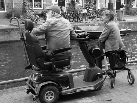 Eigen stoel mee . . . .