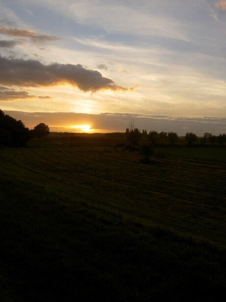 Zonsondergang in Gement