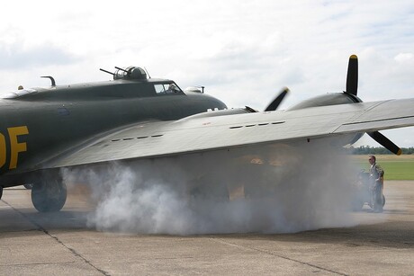 Opstartende B-17 Flying Fortress