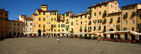 Piazza dell'Anfiteatro Lucca.