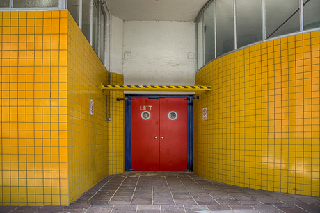 Who is afraid of red, yellow and blue?