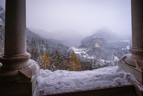 Hohenschwangau onder de sneeuw.