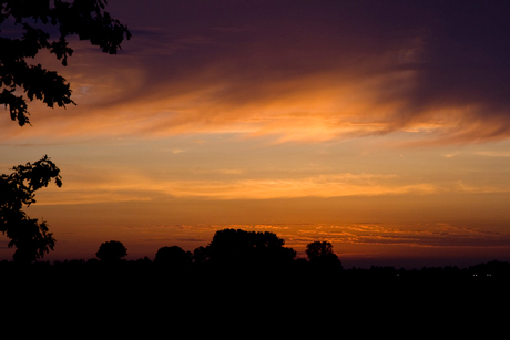 zonsondergang na onweersbui