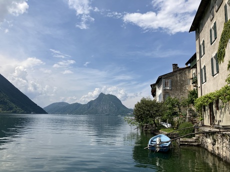 Wegdromen aan het water