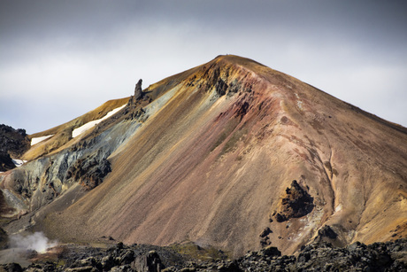 gekleurde bergen in IJsland