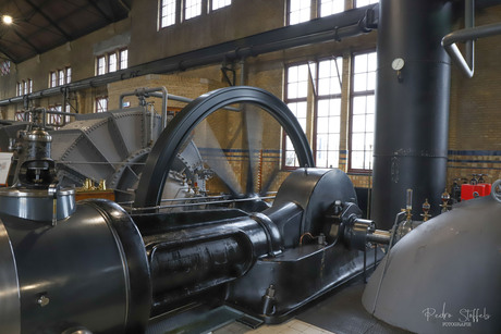 Stoommachine in actie - Woudagemaal Lemmer