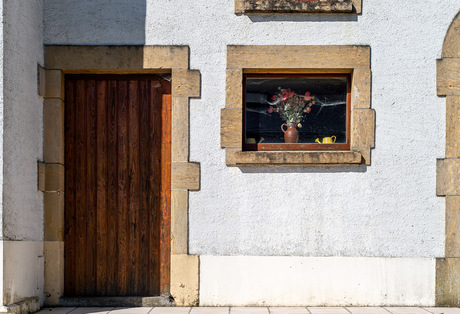 Kleur achter het raam