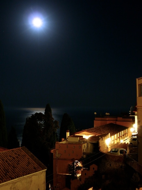 Taormina nachtelijk zeezicht