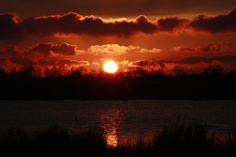 ondergaande zon Grunningerlaand