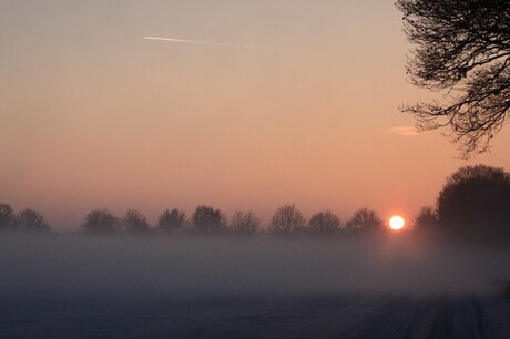 Zonsondergang in nevel 02