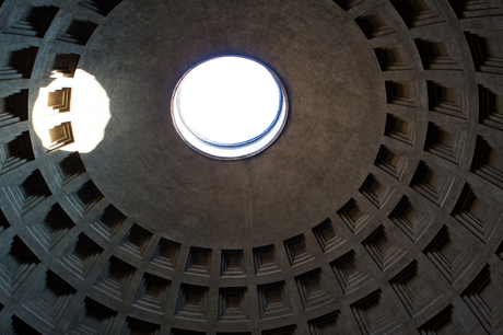 Pantheon vreemde lichtval