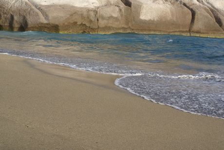 water eindigend op strand