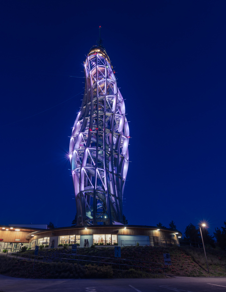 Pyramidenkogel at night