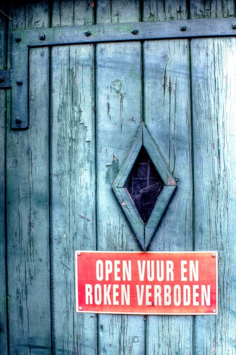 HDR blue door