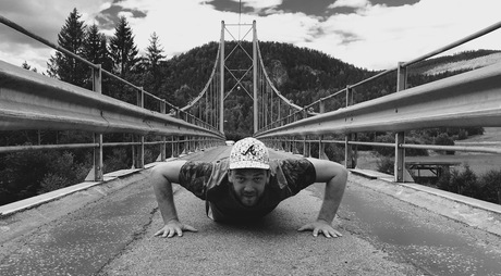 Bridge push up