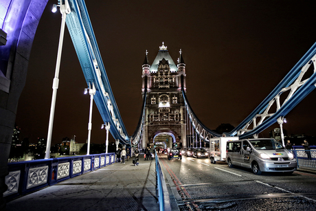 Tower Bridge by night_zoom.jpg
