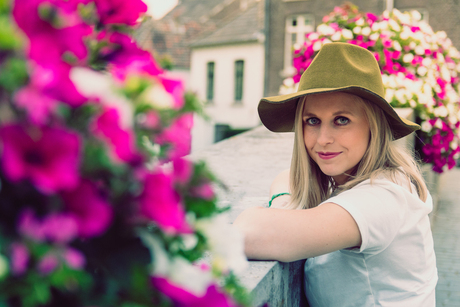 Portret met bloemen