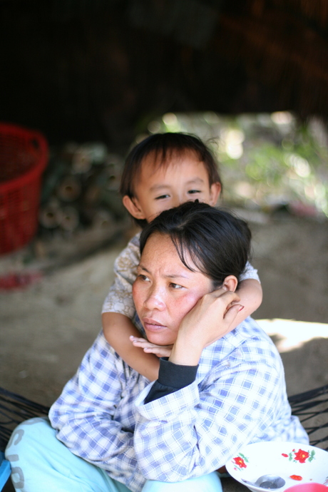 Moeder en kind in Cambodja