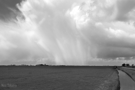 Dreigende lucht boven de Waddenzee