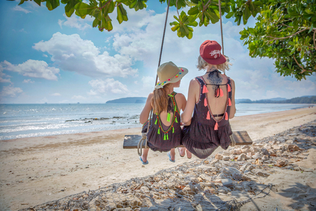 Lily en mama op Ao Nang_