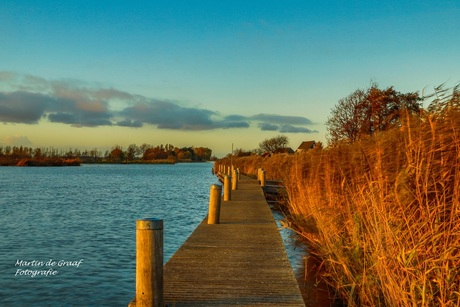 avond aan het water