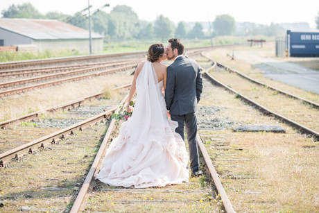 Wedding photography | train rail