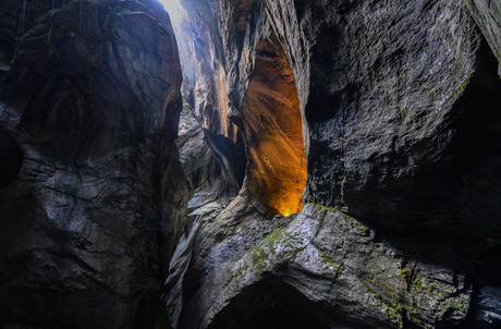 Licht in de grot