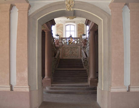 Het trappenhuis in de zuidvleugel van het Keurvorstelijk paleis, foto 1.