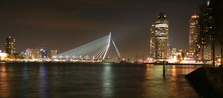 Erasmusbrug by night