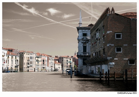 COLOURFULL VENICE