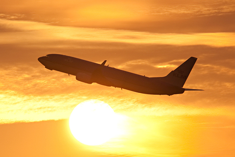 KLM bij avond