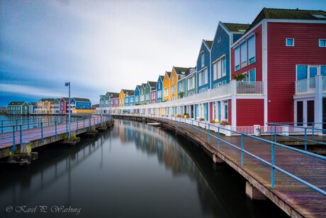 Regenboog huizen, Houten