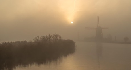 Mistig Kinderdijk