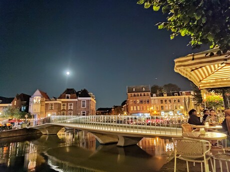 Leiden by night