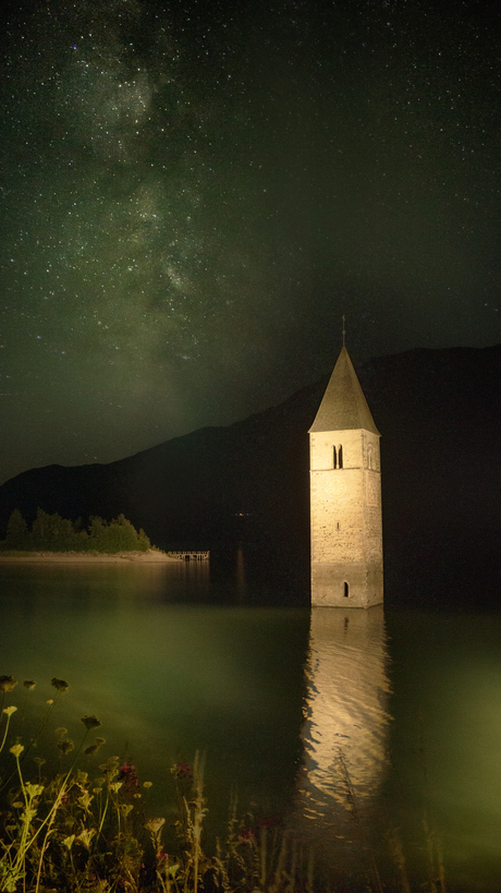 Verzonken kerktoren in Reschensee