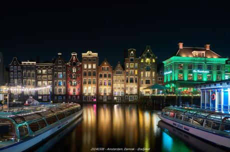 Avondfotografie aan het Damrak, Amsterdam