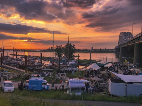 Festival onder de brug..!!