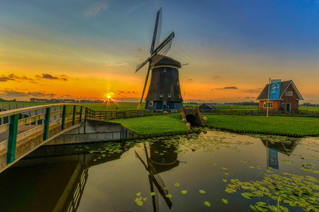 Zonsondergang in de polder