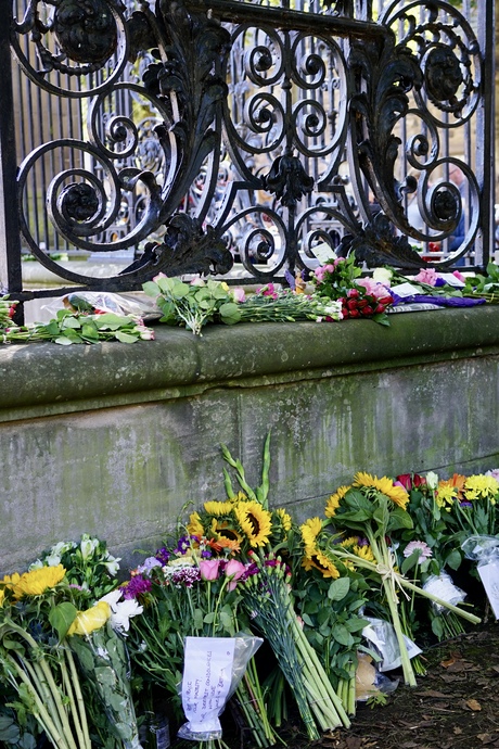 Edinburgh - bloemen voor Elizabeth